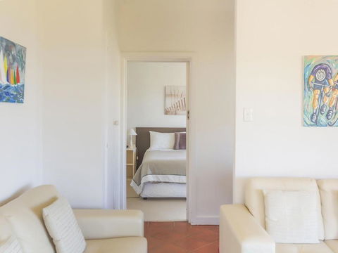 Amhurst Cottage - St Kilda Accommodation 4