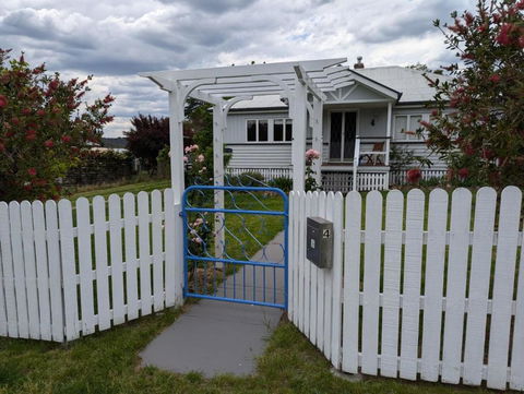 Amiens Cottage. Queenslander, Charming, Central. - St Kilda Accommodation 0