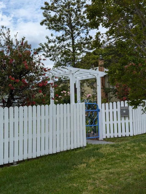 Amiens Cottage. Queenslander, Charming, Central. - St Kilda Accommodation 2