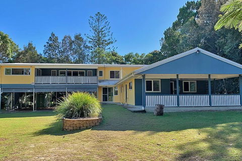 AMITY PINES - St Kilda Accommodation 0