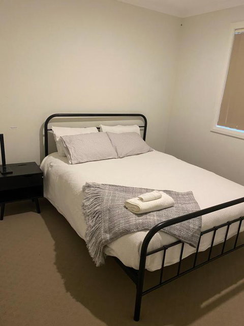 An Executive 3 Bedroom New House, All To Yourself - St Kilda Accommodation 2