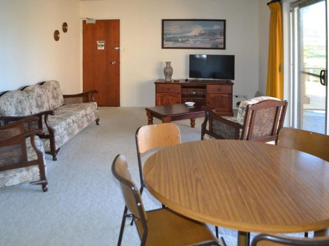 Anchorage 10 - St Kilda Accommodation 1