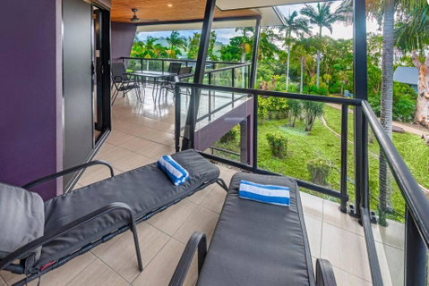 Anchorage 4 & Buggy Hamilton Island - St Kilda Accommodation 3