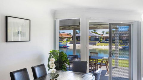 Anchorage Waterfront Unit In Yamba - St Kilda Accommodation 4