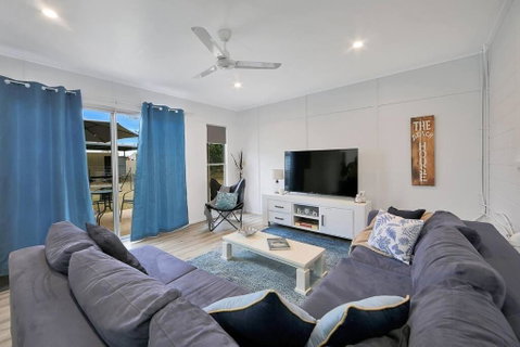 Anchors Away At Innes Park Opp Park & Beach Dogs Welcome Inside - St Kilda Accommodation 2