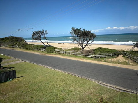 Amani Beach Haus, On The Beach - St Kilda Accommodation 1