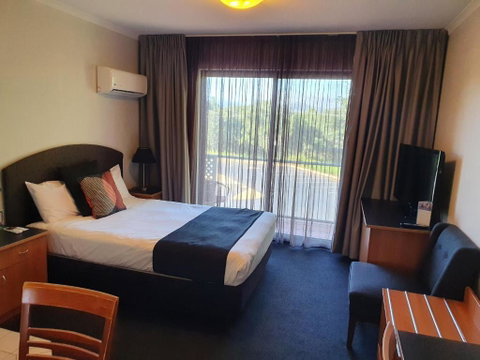 Alpha Hotel Canberra - St Kilda Accommodation 1