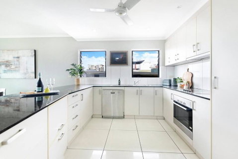 Alta Vista - City View Oasis In The Heart Of Darwin - St Kilda Accommodation 4