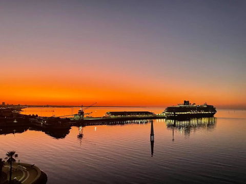 Amzing Ocean View Spacious Three Bedrooms Apartment Port Melbourne - St Kilda Accommodation 2