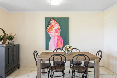 Albion Convenient Hideaway With Parking & Balcony - St Kilda Accommodation 3