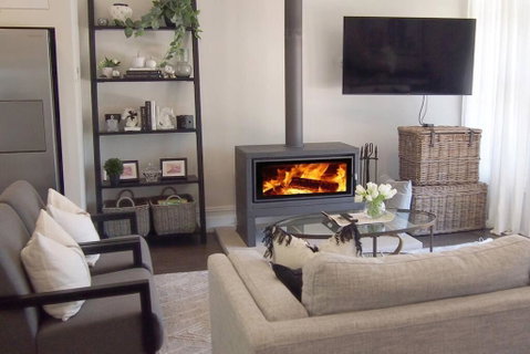 Antler & Oak Cottage: Provincial Luxe In Moss Vale - St Kilda Accommodation 4
