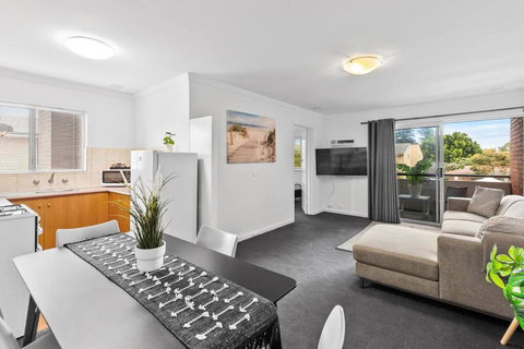 Apartment 10 Burswood - St Kilda Accommodation 0