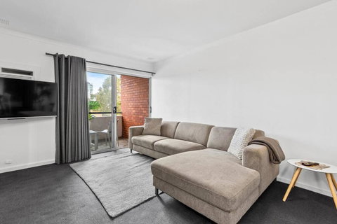 Apartment 10 Burswood - St Kilda Accommodation 4