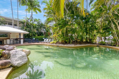 Apartment 4 At Palm Villas - St Kilda Accommodation 3