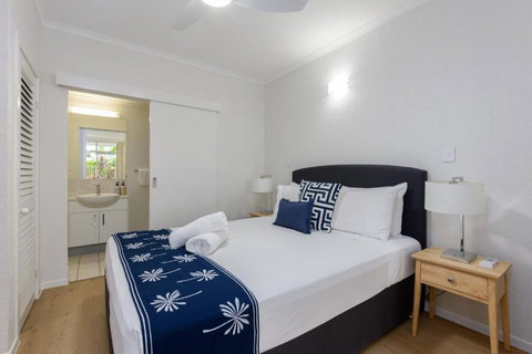 Apartment 4 At Palm Villas - St Kilda Accommodation 1