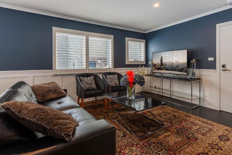 Apartment 5 - The Stables Perisher - St Kilda Accommodation 2