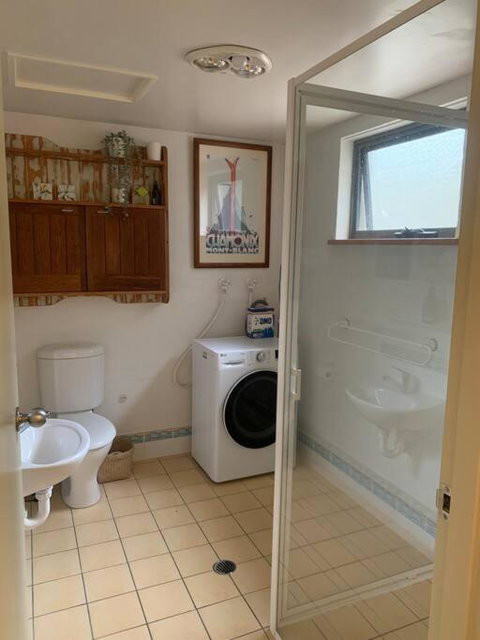 Apartment Minutes To Lake - St Kilda Accommodation 2