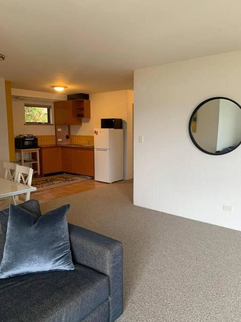 Apartment Minutes To Lake - St Kilda Accommodation 4