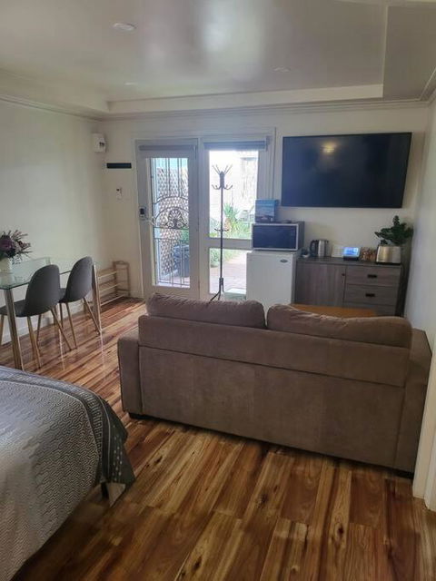 Apartment On Mica - St Kilda Accommodation 1