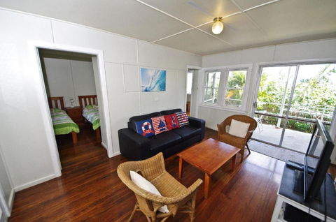 Apollo 2 9 Hodgson Street - St Kilda Accommodation 1