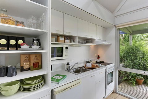Apollo Bay Beach Bungalow - Couples Retreat - St Kilda Accommodation 4