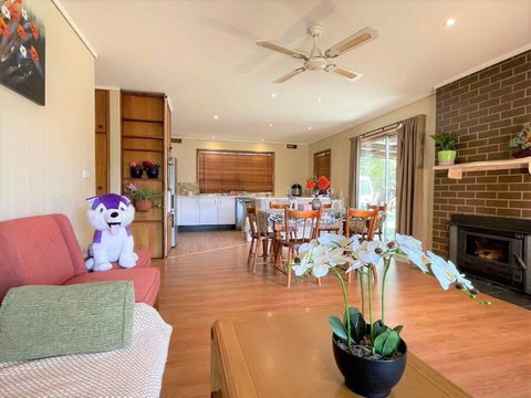 Apollo Bay Holiday House - St Kilda Accommodation 0