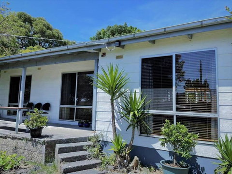 Apollo Bay Holiday House - St Kilda Accommodation 3