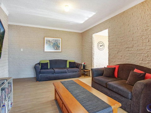Apollo Unit 12 Ground Floor - St Kilda Accommodation 2