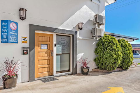Apple & Grape Motel - St Kilda Accommodation 0