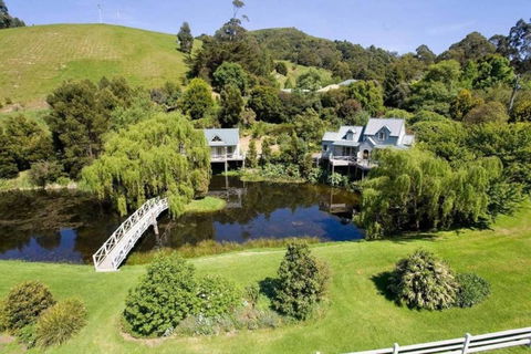 Apple Tree Cottage - St Kilda Accommodation 0