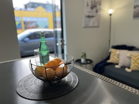 Apt With Aircon & Loft Bedroom Great Location - St Kilda Accommodation 3