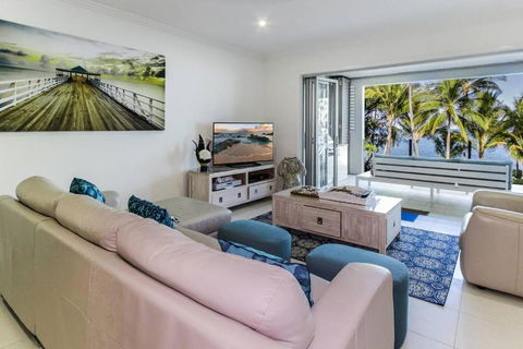 Aqua Aura - Bask In Beachfront Living - St Kilda Accommodation 1