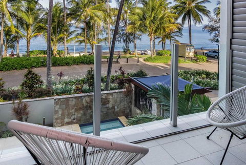 Aqua Aura - Bask In Beachfront Living - St Kilda Accommodation 3