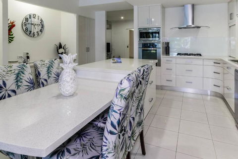 Aqua Aura - Bask In Beachfront Living - St Kilda Accommodation 4
