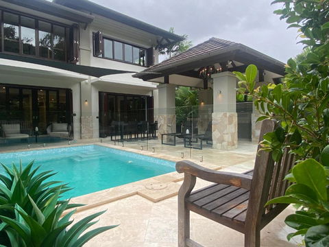 AQUA Beachfront Villa Port Douglas - St Kilda Accommodation 3