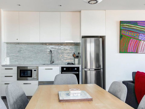 Aqua Mist Penthouse - St Kilda Accommodation 1