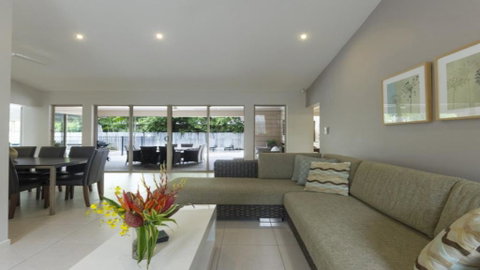 Aqua - Pecten Port Douglas - St Kilda Accommodation 2