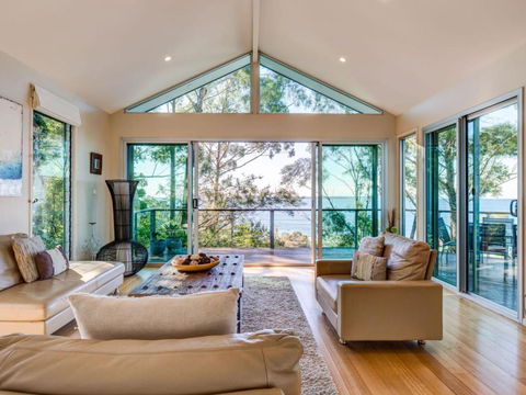 Aqua Pure At Hyams Beach - St Kilda Accommodation 0