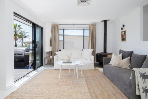 Aqua Vistas - Coastal Gem With Serene Spa Experience - St Kilda Accommodation 1
