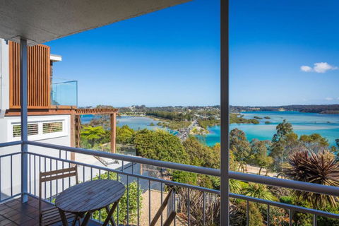Aque Blu - 11 Hillcrest Ave North Narooma - St Kilda Accommodation 2
