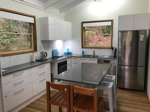 Araluen - St Kilda Accommodation 3