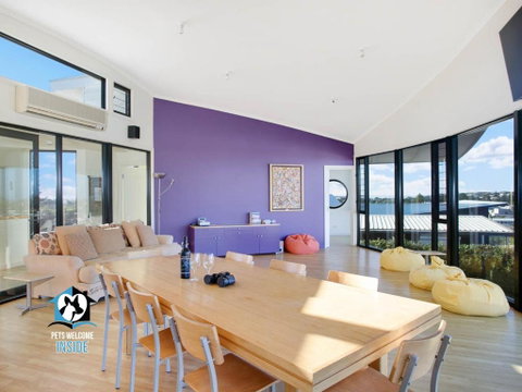 Architect Designed Beach House With Sweeping Views - St Kilda Accommodation 2