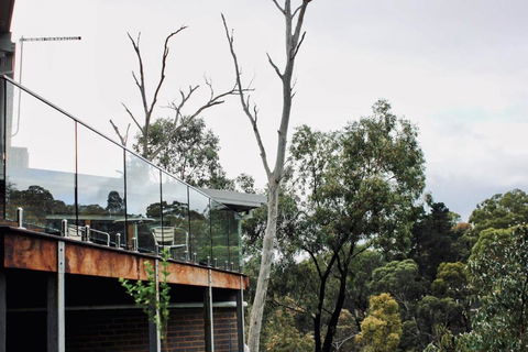 Architectural Crisp & Convenient Location - St Kilda Accommodation 0