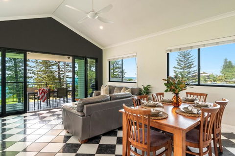 Arcoola 1 - Overlooking Main Beach - St Kilda Accommodation 3