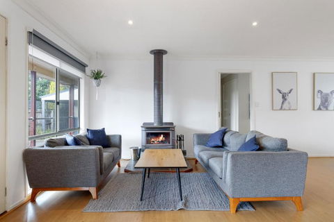 Area 51 By Ready Set Stay - BYO LINEN & TOWELS - St Kilda Accommodation 0