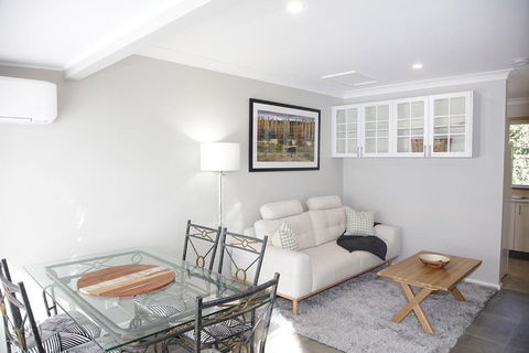 Armidale Cottage - All You Need On Taylor - St Kilda Accommodation 0