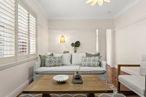 Art Deco Coastal Living, Minutes To The Sand - St Kilda Accommodation 0