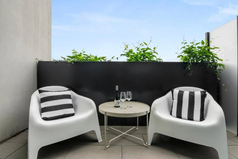 Art Deco - Collingwood Hideaway - St Kilda Accommodation 2