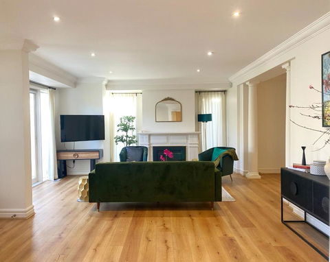 Art Deco In Toorak - St Kilda Accommodation 1
