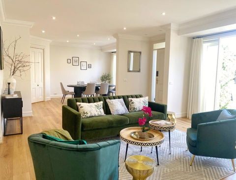Art Deco In Toorak - St Kilda Accommodation 4